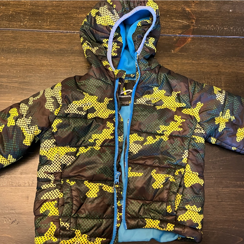 Boys winter jacket - Picture 3 of 3